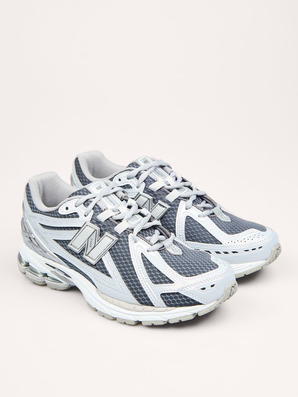 Ontdek de U1906, metallic mesh sneakers van New Balance bij Orangebag. Op werkdagen voor 21:45 besteld, morgen in huis.