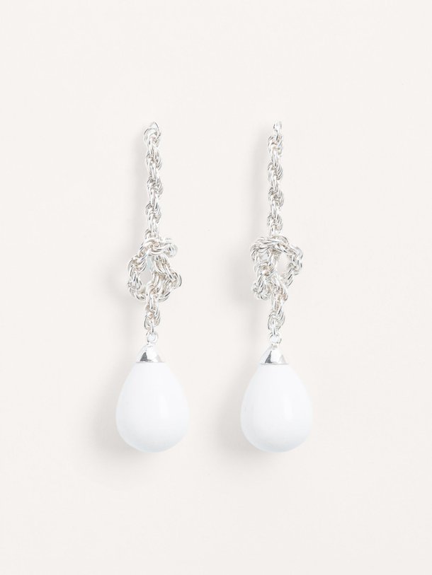 Ontdek de Zilveren oorhangers van Wouters en Hendrix in de kleur zilverkleur bij Orangebag. Op werkdagen voor 21:45 besteld, morgen in huis.