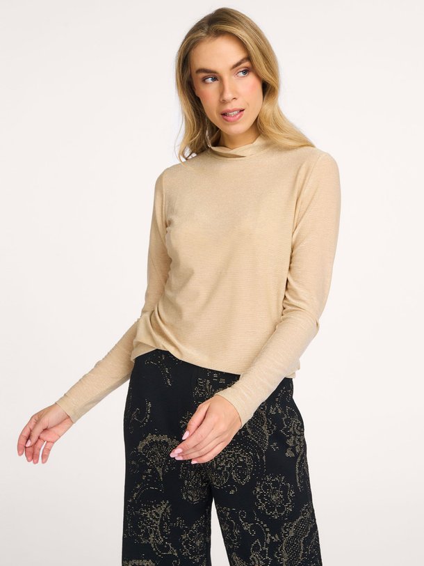 Ontdek de Viscosemix top met lurex van Summum in de kleur champagne bij Orangebag. Op werkdagen voor 21:45 besteld, morgen in huis.
