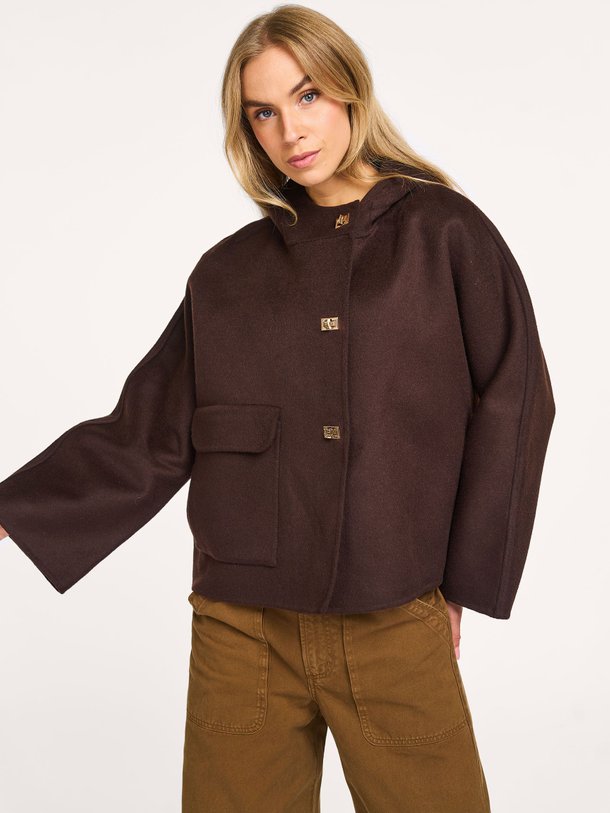 Ontdek de Kove wolmix mantel van ba-sh in de kleur donkerbruin bij Orangebag. Op werkdagen voor 21:45 besteld, morgen in huis.