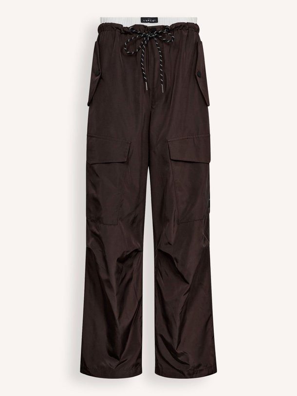 Ontdek de Geweven cargo broek van Haute L'Amitié in de kleur bruin bij Orangebag. Op werkdagen voor 21:45 besteld, morgen in huis.