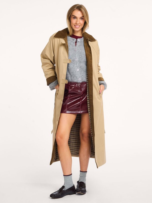 Ontdek de Lak leatherlook rok van Frnch in de kleur bordeauxrood bij Orangebag. Op werkdagen voor 21:45 besteld, morgen in huis.