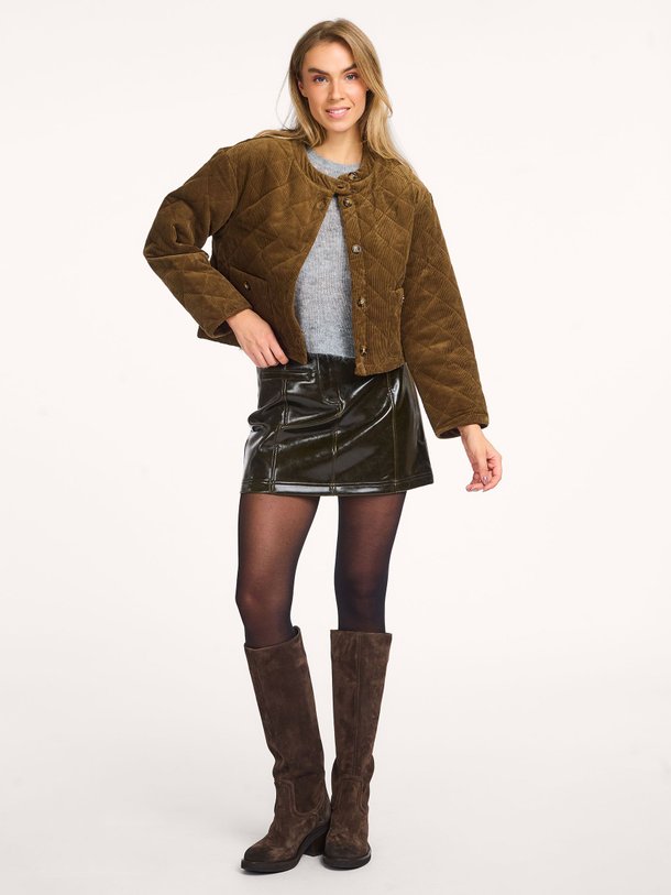 Ontdek de Lak leatherlook rok van Frnch in de kleur kaki bij Orangebag. Op werkdagen voor 21:45 besteld, morgen in huis.