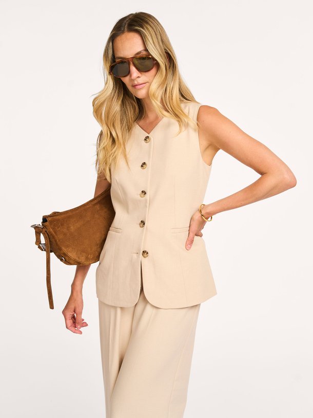 Ontdek de Norma linnenmix gilet van Modstrom in de kleur zand bij Orangebag. Op werkdagen voor 21:45 besteld, morgen in huis.