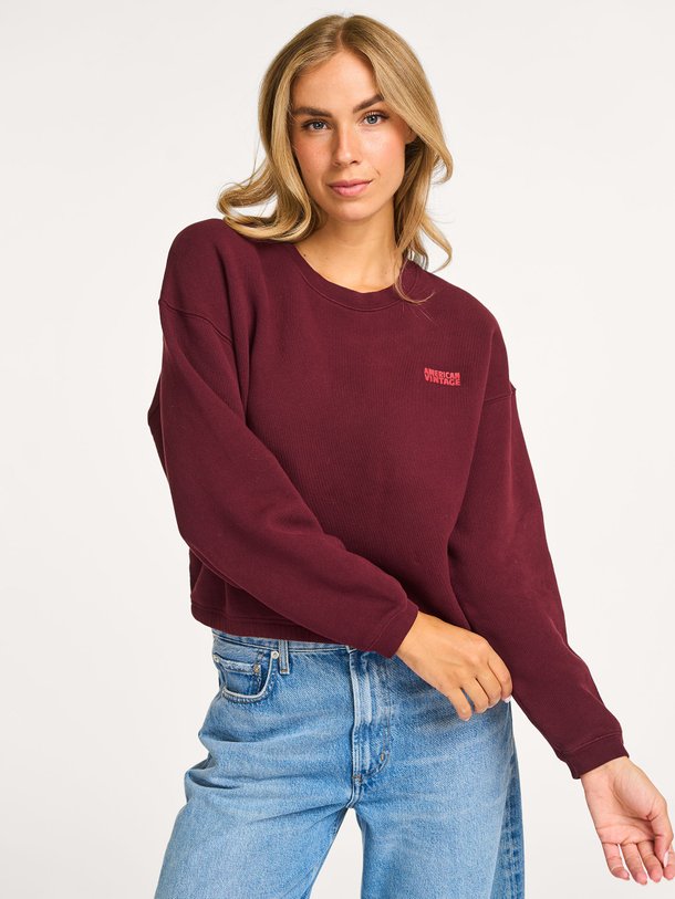 Ontdek de Izubird katoenmix logo sweater van American Vintage in de kleur bordeauxrood bij Orangebag. Op werkdagen voor 21:45 besteld, morgen in huis.