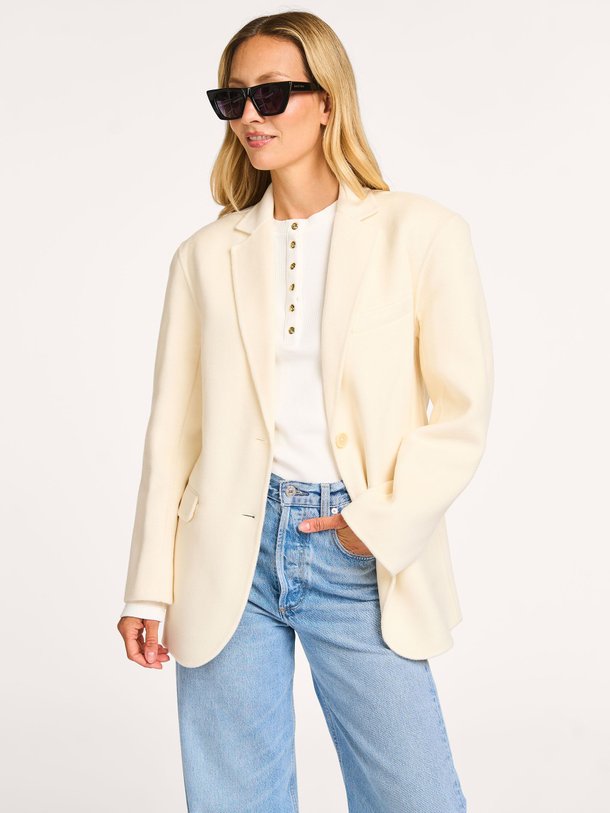 Ontdek de Quinn wol/cashmeremix blazer van Anine Bing in de kleur wit bij Orangebag. Op werkdagen voor 21:45 besteld, morgen in huis.