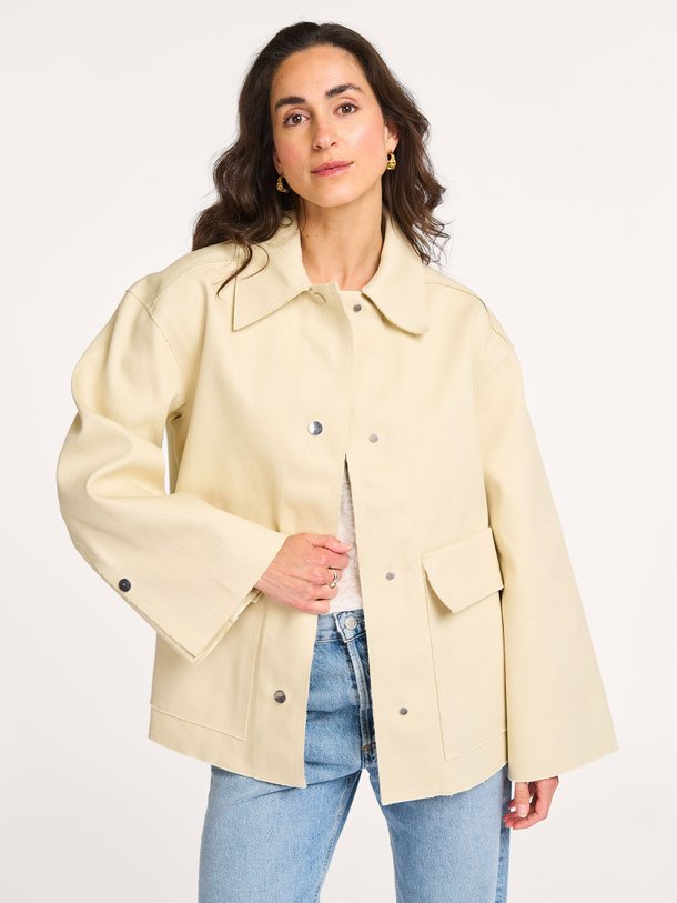 Ontdek de Harry katoenen jack van DAY Birger et Mikkelsen in de kleur beige bij Orangebag. Op werkdagen voor 21:45 besteld, morgen in huis.