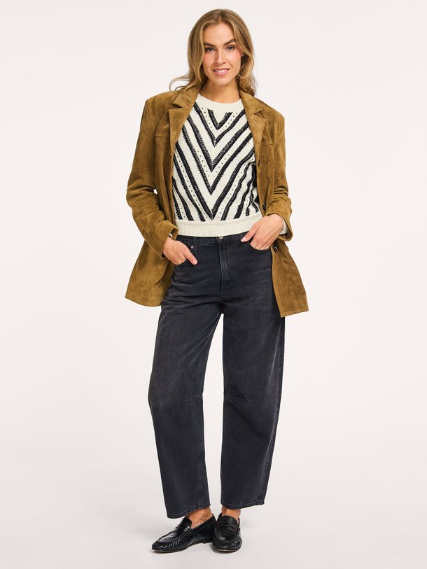 Ontdek de Pheana wolmix trui met dessin van Suncoo in de kleur off-white bij Orangebag. Op werkdagen voor 21:45 besteld, morgen in huis.