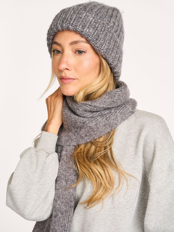 Ontdek de Hailey wolmix beanie van Co'Couture in de kleur grijs bij Orangebag. Op werkdagen voor 21:45 besteld, morgen in huis.