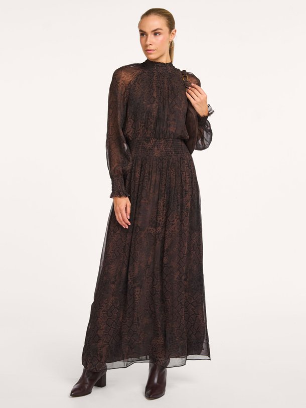 Ontdek de Smokey viscose maxijurk met print van ba-sh in de kleur bruin bij Orangebag. Op werkdagen voor 21:45 besteld, morgen in huis.