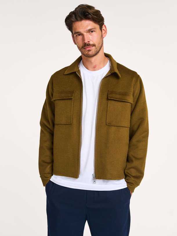 Ontdek de Alban wool mix jacket van NN.07 in de kleur olijfgroen bij Orangebag. Op werkdagen voor 21:45 besteld, morgen in huis.