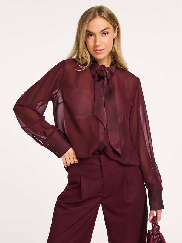 Ontdek de Lynne geweven blouse van Gestuz in de kleur bordeauxrood bij Orangebag. Op werkdagen voor 21:45 besteld, morgen in huis.