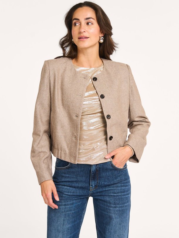 Ontdek de Meera wolmix gemêleerd bomberjack van Co'Couture in de kleur taupe bij Orangebag. Op werkdagen voor 21:45 besteld, morgen in huis.