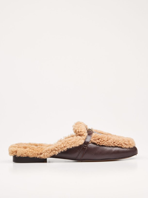 Ontdek de Daphne lederen shearling loafers van Toral in de kleur donkerbruin bij Orangebag. Op werkdagen voor 21:45 besteld, morgen in huis.