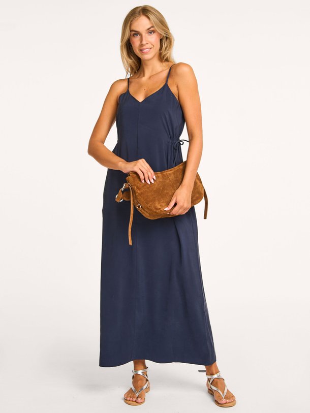 Ontdek de Viscosemix maxi jurk van Yaya in de kleur donkerblauw bij Orangebag. Op werkdagen voor 21:45 besteld, morgen in huis.
