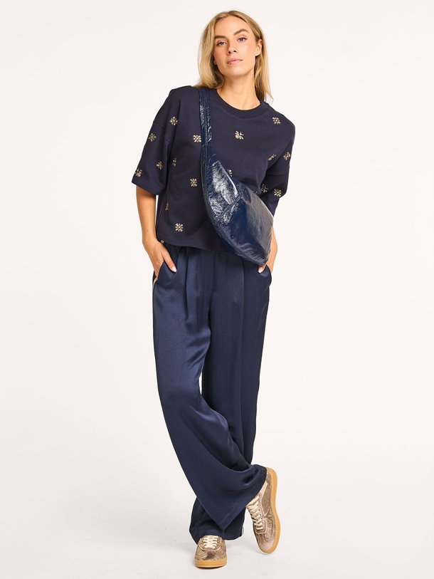 Ontdek de Katoenmix T-shirt met applicaties van Summum in de kleur donkerblauw bij Orangebag. Op werkdagen voor 21:45 besteld, morgen in huis.