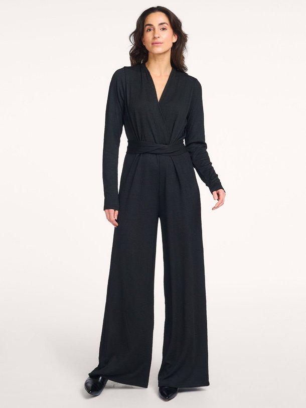 Ontdek de Vasili jersey jumpsuit van Freebird in de kleur zwart bij Orangebag. Op werkdagen voor 21:45 besteld, morgen in huis.