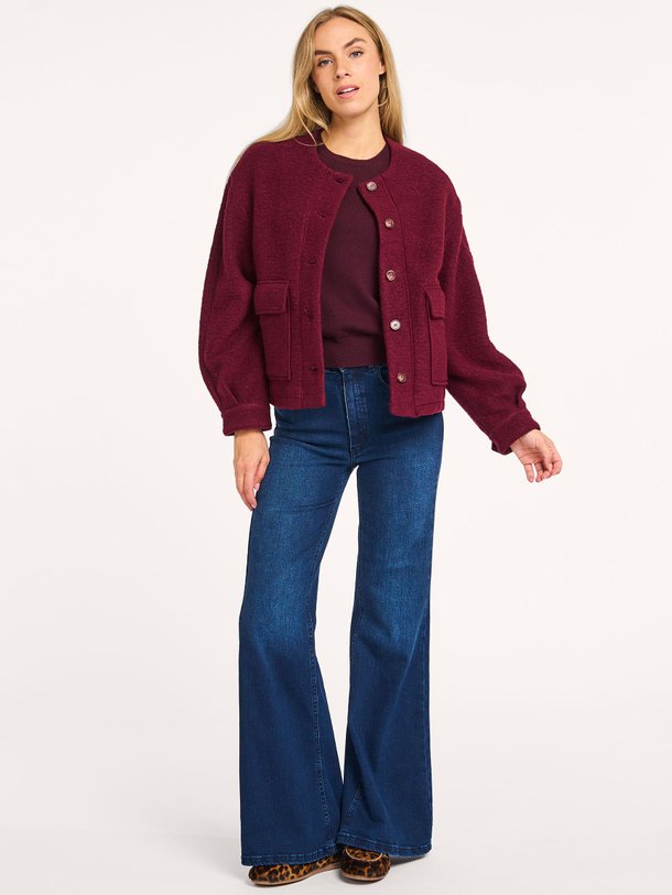 Ontdek de Palas mid waist flared jeans van Lois in de kleur donkerblauw bij Orangebag. Op werkdagen voor 21:45 besteld, morgen in huis.