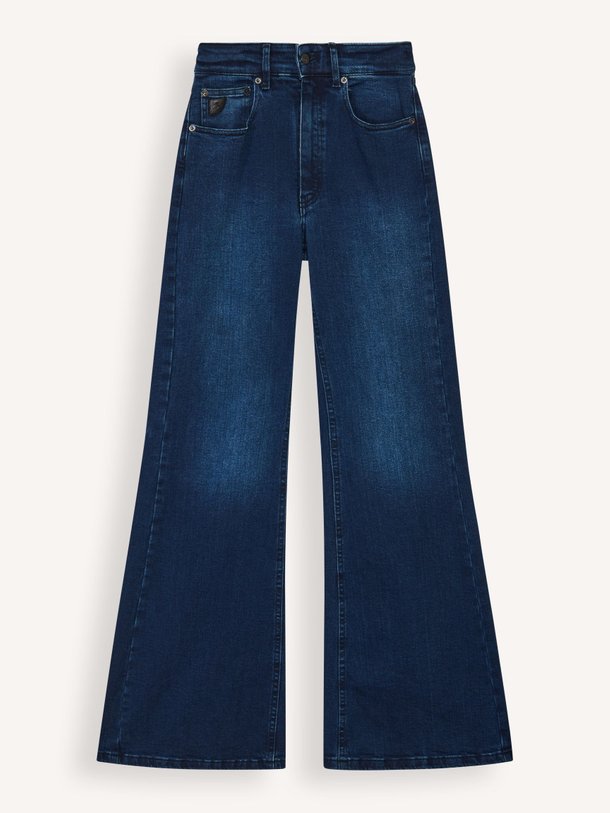 Ontdek de Palas mid waist flared jeans van Lois in de kleur donkerblauw bij Orangebag. Op werkdagen voor 21:45 besteld, morgen in huis.