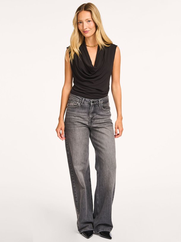 Ontdek de Jeanette viscosemix body van Anine Bing in de kleur zwart bij Orangebag. Op werkdagen voor 21:45 besteld, morgen in huis.