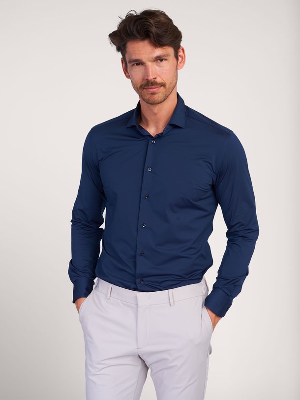 Ontdek de Actice shirt travel jersey overhemd van Xacus in de kleur donkerblauw bij Orangebag. Op werkdagen voor 21:45 besteld, morgen in huis.