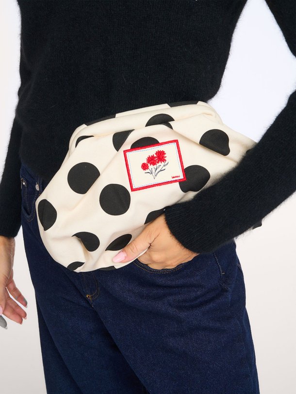 Ontdek de Bonita katoenen clutch van Becksondergaard in de kleur wit bij Orangebag. Op werkdagen voor 21:45 besteld, morgen in huis.