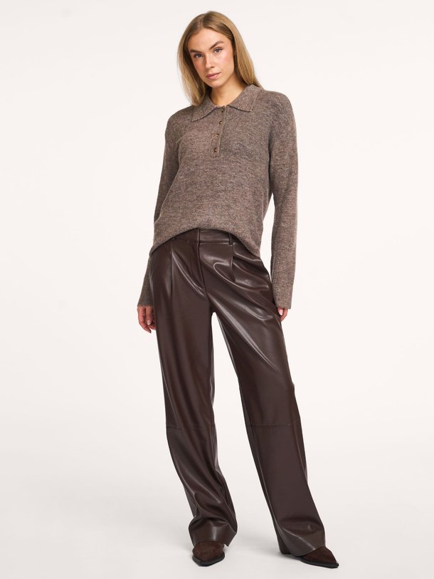 Ontdek de Tree wolmix gemêleerde polo trui van Modstrom in de kleur bruin bij Orangebag. Op werkdagen voor 21:45 besteld, morgen in huis.