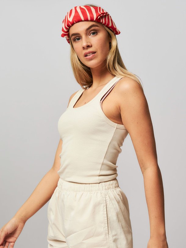 Ontdek de Organic cotton rib tanktop van Colorful Standard in de kleur ecru bij Orangebag. Op werkdagen voor 21:45 besteld, morgen in huis.