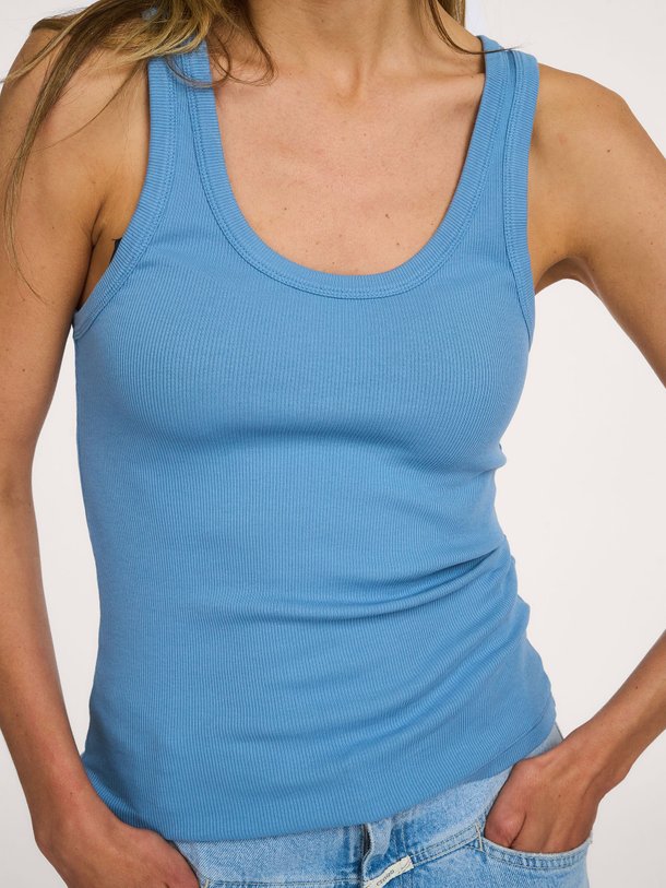Ontdek de Organic cottonmix rib tanktop van Colorful Standard in de kleur blauw bij Orangebag. Op werkdagen voor 21:45 besteld, morgen in huis.