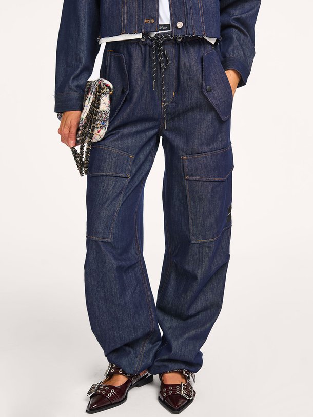 Ontdek de High waist cargo fit jeans van Haute L'Amitié in de kleur donkerblauw bij Orangebag. Op werkdagen voor 21:45 besteld, morgen in huis.