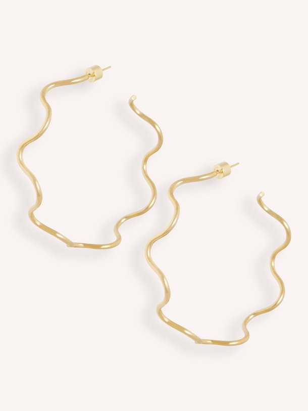 Ontdek de Vergulde oorstekers van Ellen Beekmans in de kleur goudkleur bij Orangebag. Op werkdagen voor 21:45 besteld, morgen in huis.