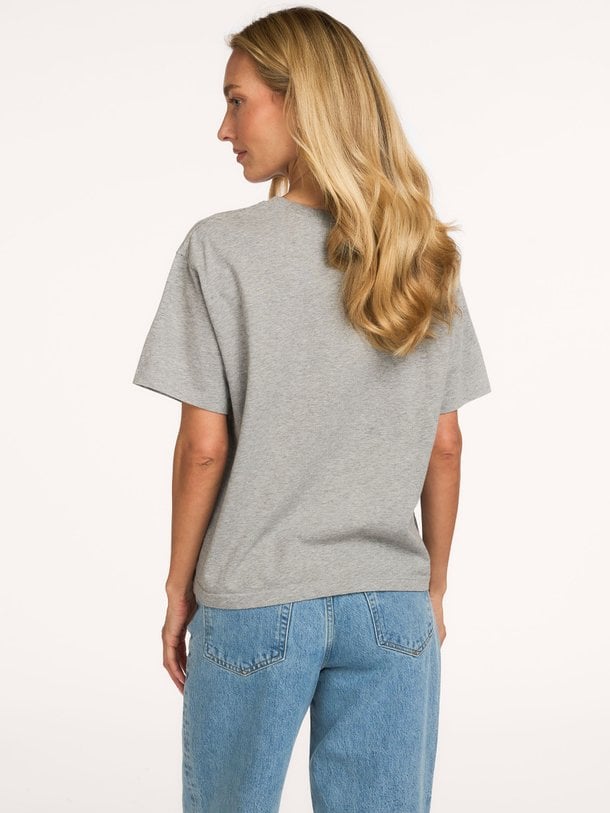 American Vintage Fizvalley - Katoenen T-Shirt - Grijs Ontdek de Fizvalley katoenen T-shirt van American Vintage in de kleur grijs bij Orangebag. Op werkdagen voor 21:45 besteld, morgen in huis.