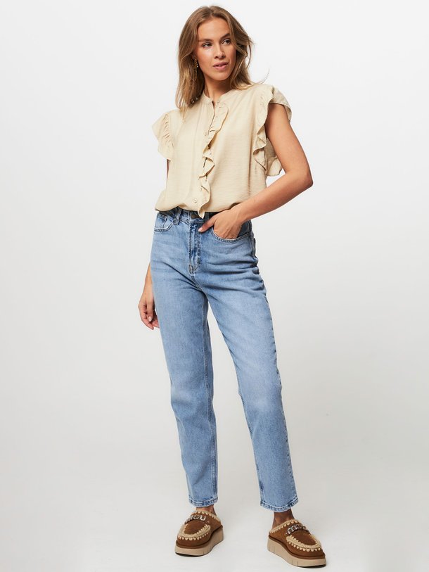 Ontdek de Holiday viscosemix blouse met ruches van Modstrom in de kleur zand bij Orangebag. Op werkdagen voor 21:45 besteld, morgen in huis.