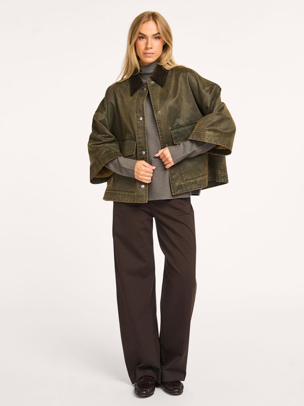 Ontdek de Fae viscosemix wide leg broek van Drykorn in de kleur donkerbruin bij Orangebag. Op werkdagen voor 21:45 besteld, morgen in huis.