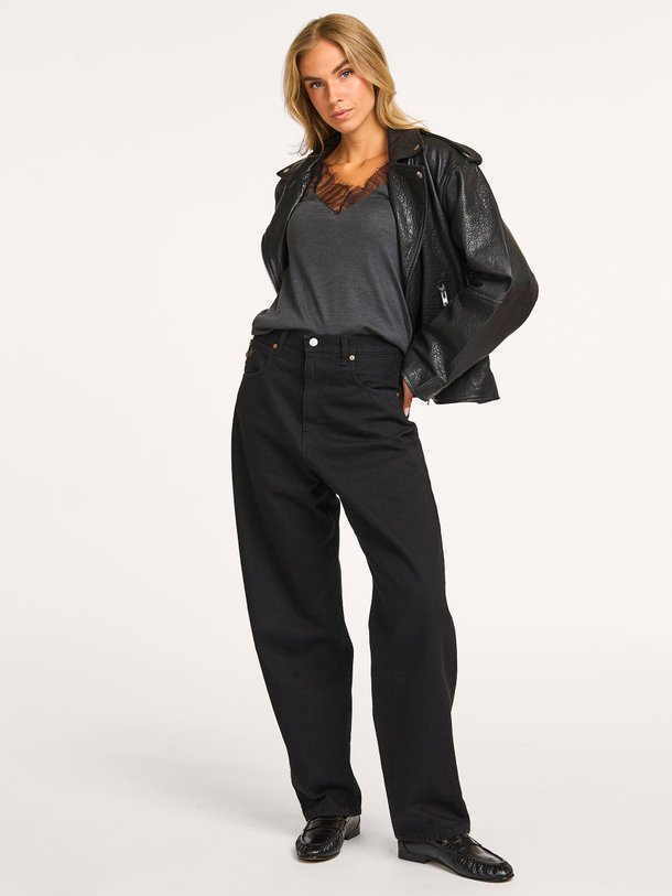 Ontdek de Globe high waist barrel fit jeans van Lois in de kleur zwart bij Orangebag. Op werkdagen voor 21:45 besteld, morgen in huis.