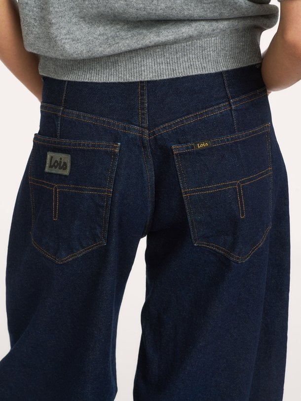 Lois Aliana - Mid Waist Barrel Fit Jeans - Donkerblauw Ontdek de Aliana mid waist barrel fit jeans van Lois in de kleur donkerblauw bij Orangebag. Op werkdagen voor 21:45 besteld, morgen in huis.