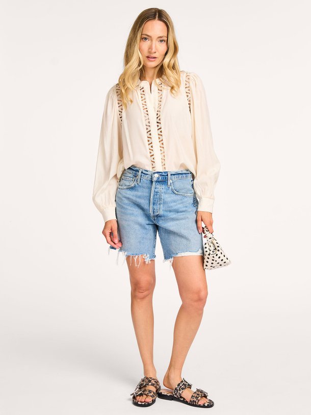 Ontdek de Aila viscosemix blouse van Co'Couture in de kleur off-white bij Orangebag. Op werkdagen voor 21:45 besteld, morgen in huis.