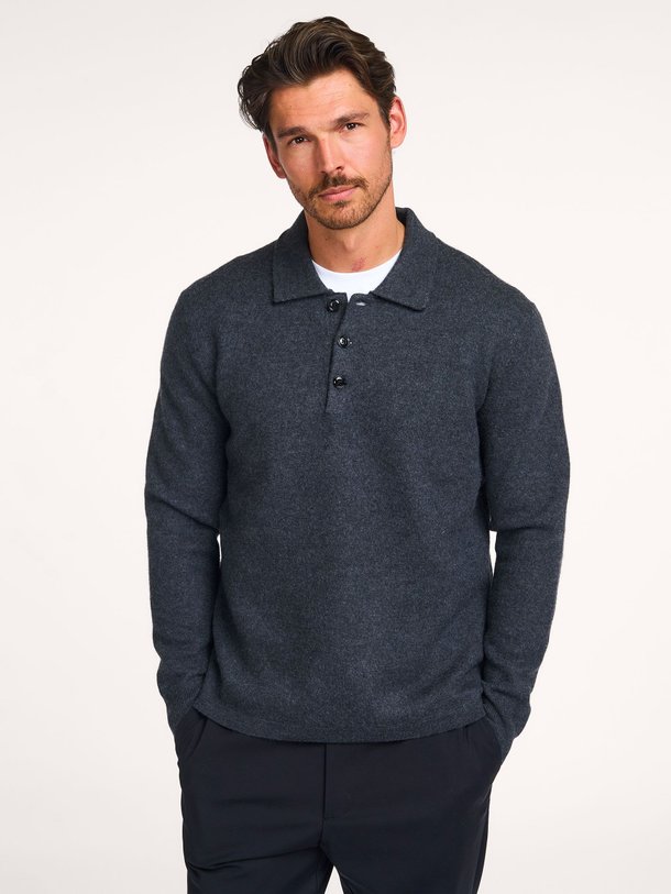 Ontdek de Killybegs wollen gemêleerde polo van Butcher of Blue in de kleur donkergrijs bij Orangebag. Op werkdagen voor 21:45 besteld, morgen in huis.