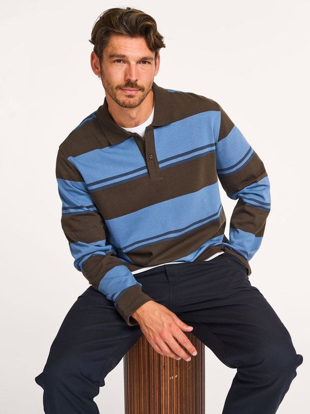 Ontdek de Sakevin organic cotton polo longsleeve van Samsoe Samsoe in de kleur blauw bij Orangebag. Op werkdagen voor 21:45 besteld, morgen in huis.