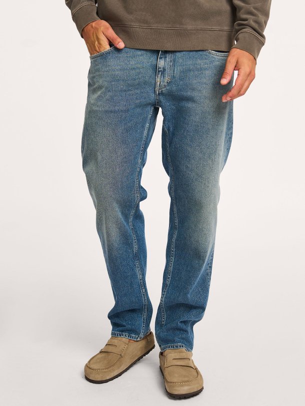 Ontdek de Cooper True regular waist slim fit jeans van Closed in de kleur blauw bij Orangebag. Op werkdagen voor 21:45 besteld, morgen in huis.