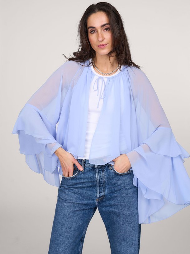 Ontdek de Baltimore geweven chiffon top van Dante 6 in de kleur lichtblauw bij Orangebag. Op werkdagen voor 21:45 besteld, morgen in huis.