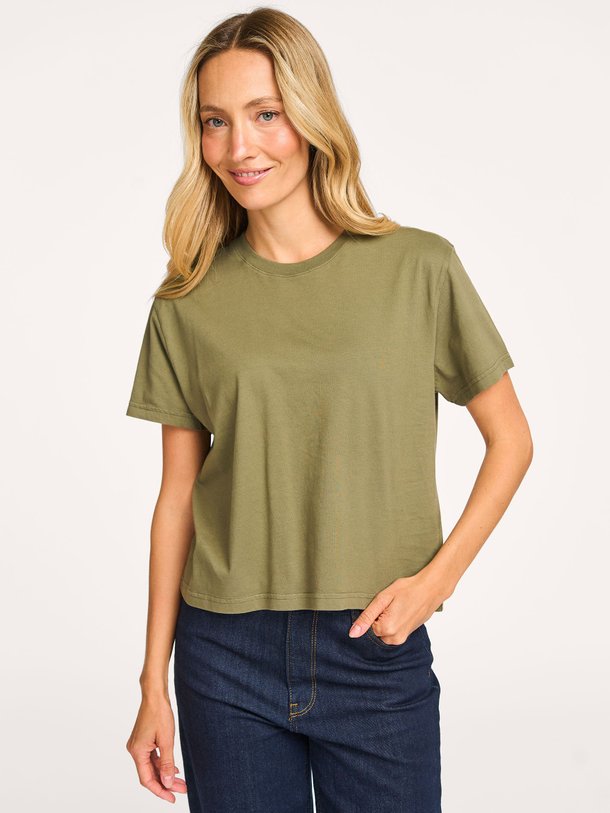 Ontdek de Organic cotton cropped T-shirt van Colorful Standard in de kleur olijfgroen bij Orangebag. Op werkdagen voor 21:45 besteld, morgen in huis.