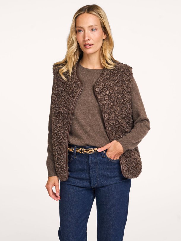 Ontdek de Vada geweven teddy gilet van Lollys Laundry in de kleur bruin bij Orangebag. Op werkdagen voor 21:45 besteld, morgen in huis.