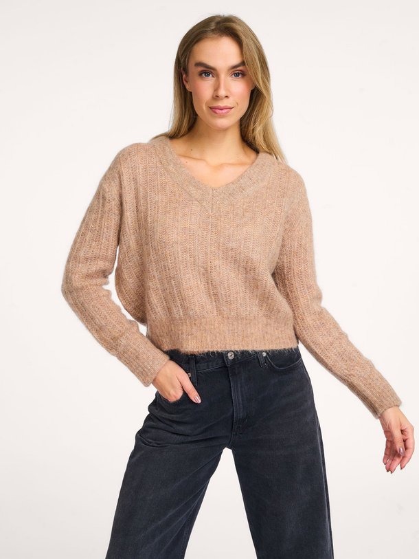 Ontdek de Mohairmix trui van Frnch in de kleur beige bij Orangebag. Op werkdagen voor 21:45 besteld, morgen in huis.