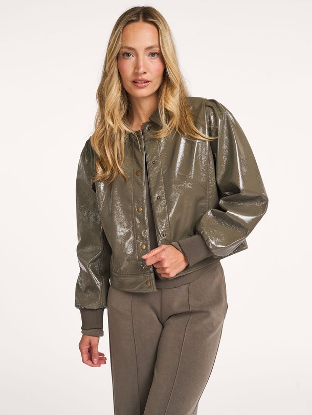 Ontdek de Geweven leather look jack van Summum in de kleur bruingrijs bij Orangebag. Op werkdagen voor 21:45 besteld, morgen in huis.