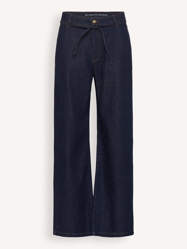 Ontdek de Cleo mid waist wide leg jeans van My Essential Wardrobe in de kleur donkerblauw bij Orangebag. Op werkdagen voor 21:45 besteld, morgen in huis.