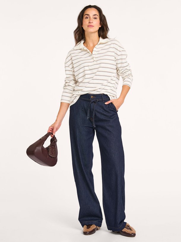 Ontdek de Cleo mid waist wide leg jeans van My Essential Wardrobe in de kleur donkerblauw bij Orangebag. Op werkdagen voor 21:45 besteld, morgen in huis.