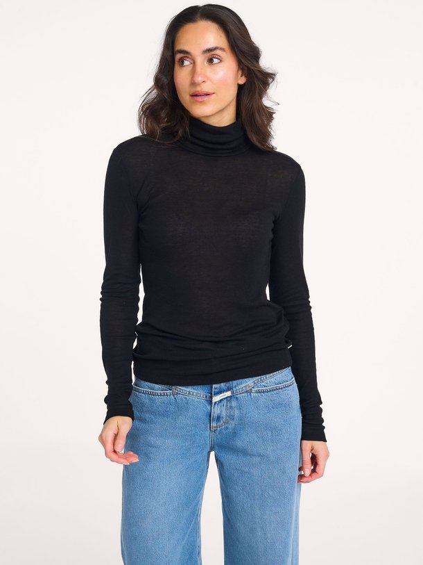 Ontdek de Lyocell/wolmix slub top met col van Closed in de kleur zwart bij Orangebag. Op werkdagen voor 21:45 besteld, morgen in huis.