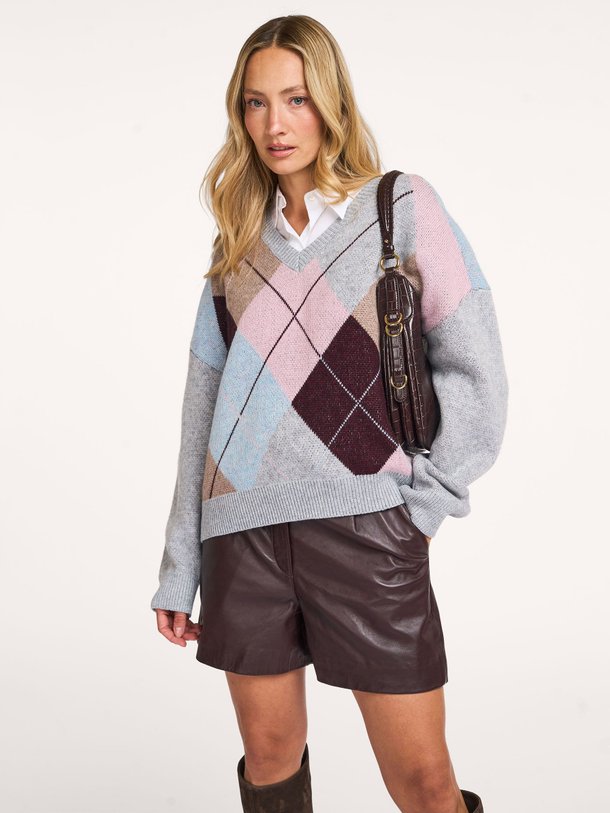 Ontdek de Maja wolmix trui met dessin van Co'Couture in de kleur grijs bij Orangebag. Op werkdagen voor 21:45 besteld, morgen in huis.