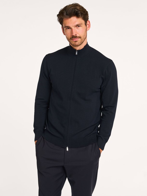 Ontdek de Lyocellmix vest van Profuomo in de kleur donkerblauw bij Orangebag. Op werkdagen voor 21:45 besteld, morgen in huis.